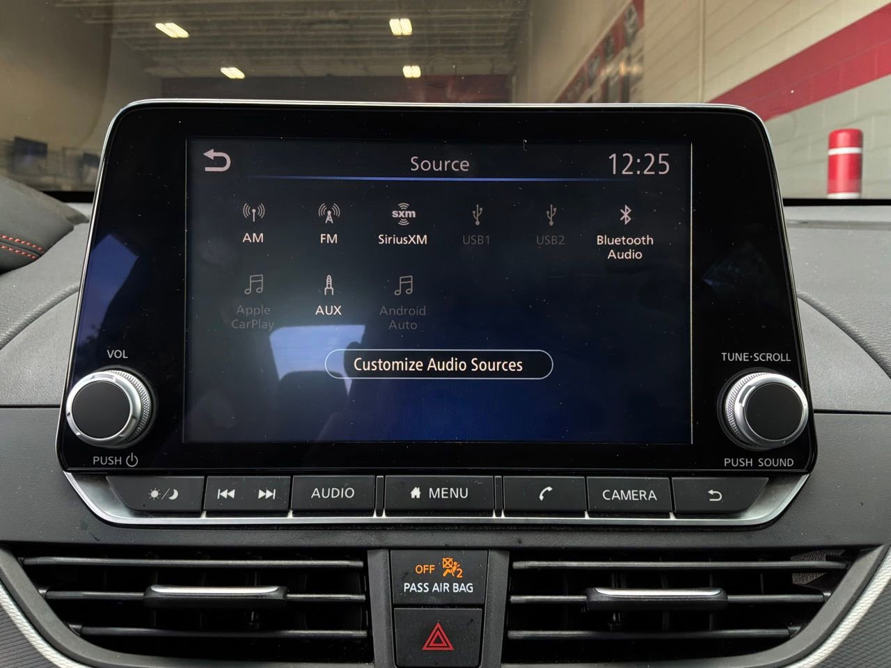Used 2025 Nissan Altima 2.5 SR FWD image 29