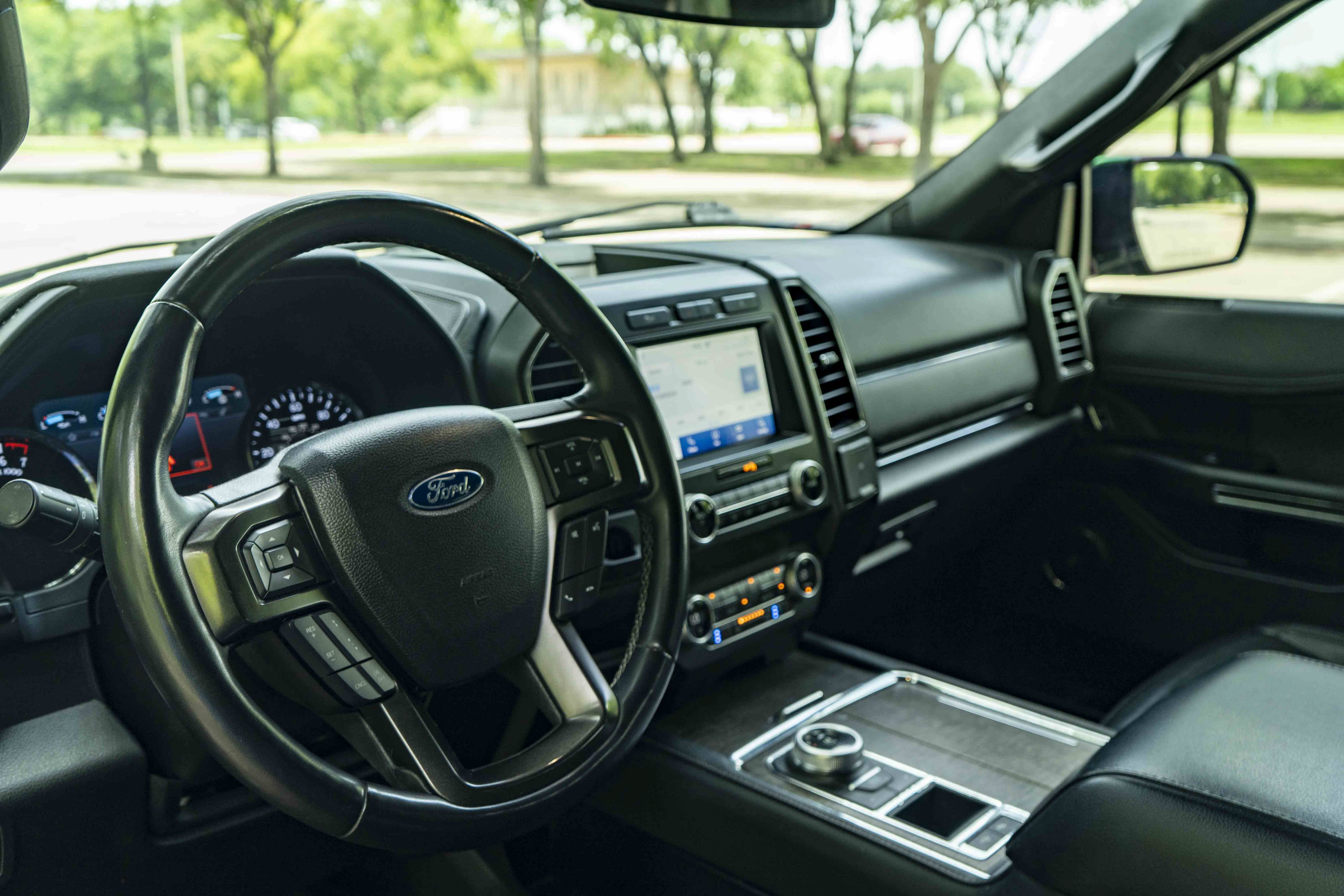 Used 2021 Ford Expedition Limited RWD image 16
