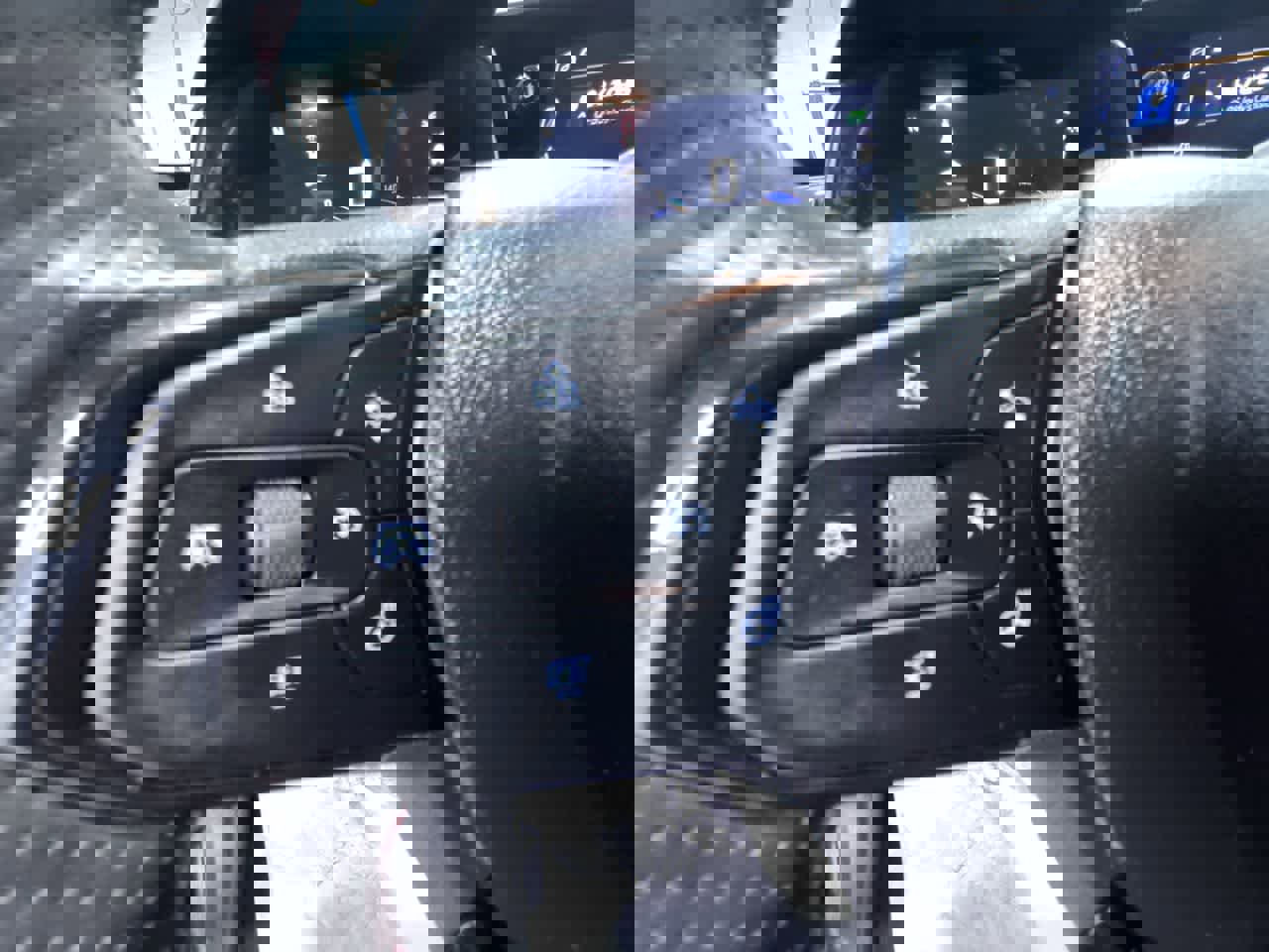 Used 2025 Chevrolet Trax RS w/ Sunroof Package image 20