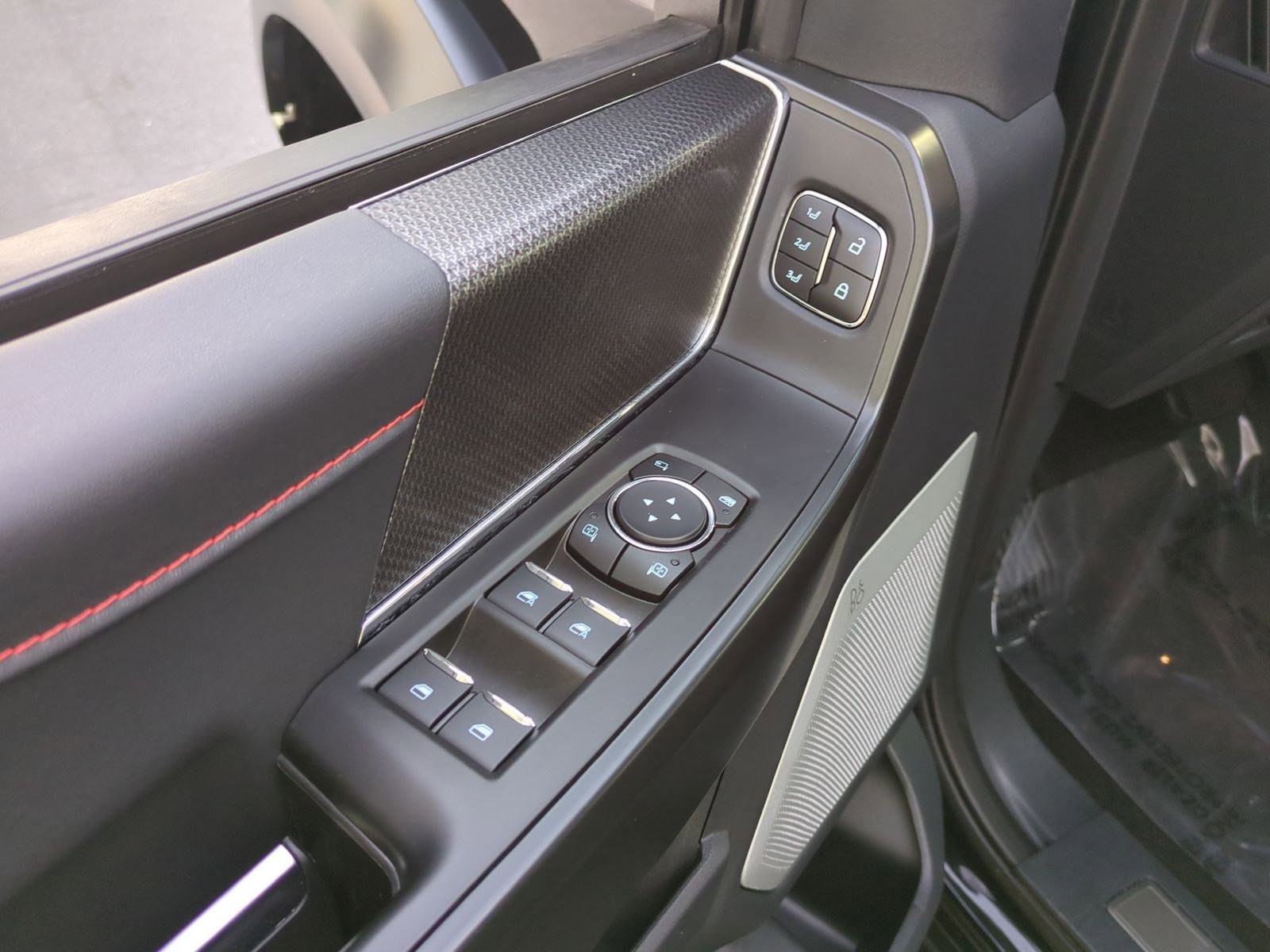 Used 2025 Ford F150 Raptor image 15