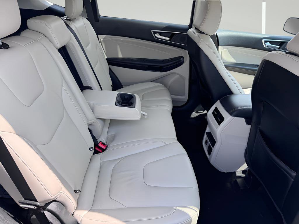 Used 2022 Ford Edge Titanium AWD/4WD image 29