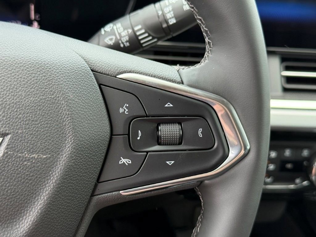 New 2026 Chevrolet Trax LT w/ Sunroof Package FWD image 25