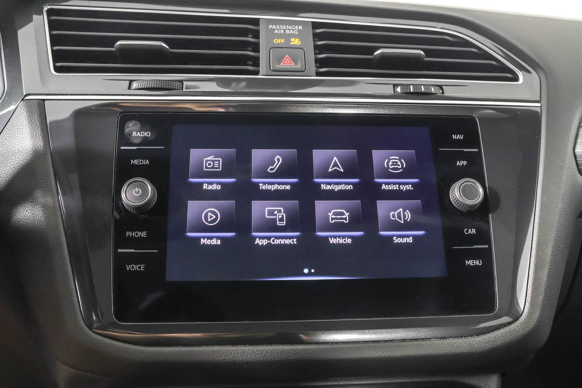 Used 2023 Volkswagen Tiguan SEL R-Line AWD/4WD image 29