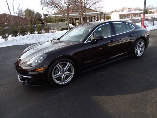 Used 2020 Porsche Panamera image 7