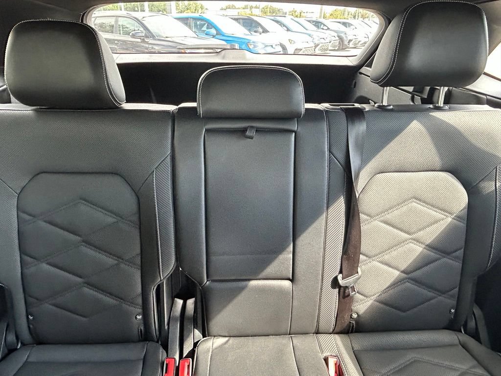 Used 2024 Volkswagen Atlas Cross Sport SE FWD image 13