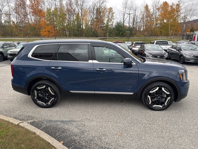 Used 2025 Kia Telluride S image 20