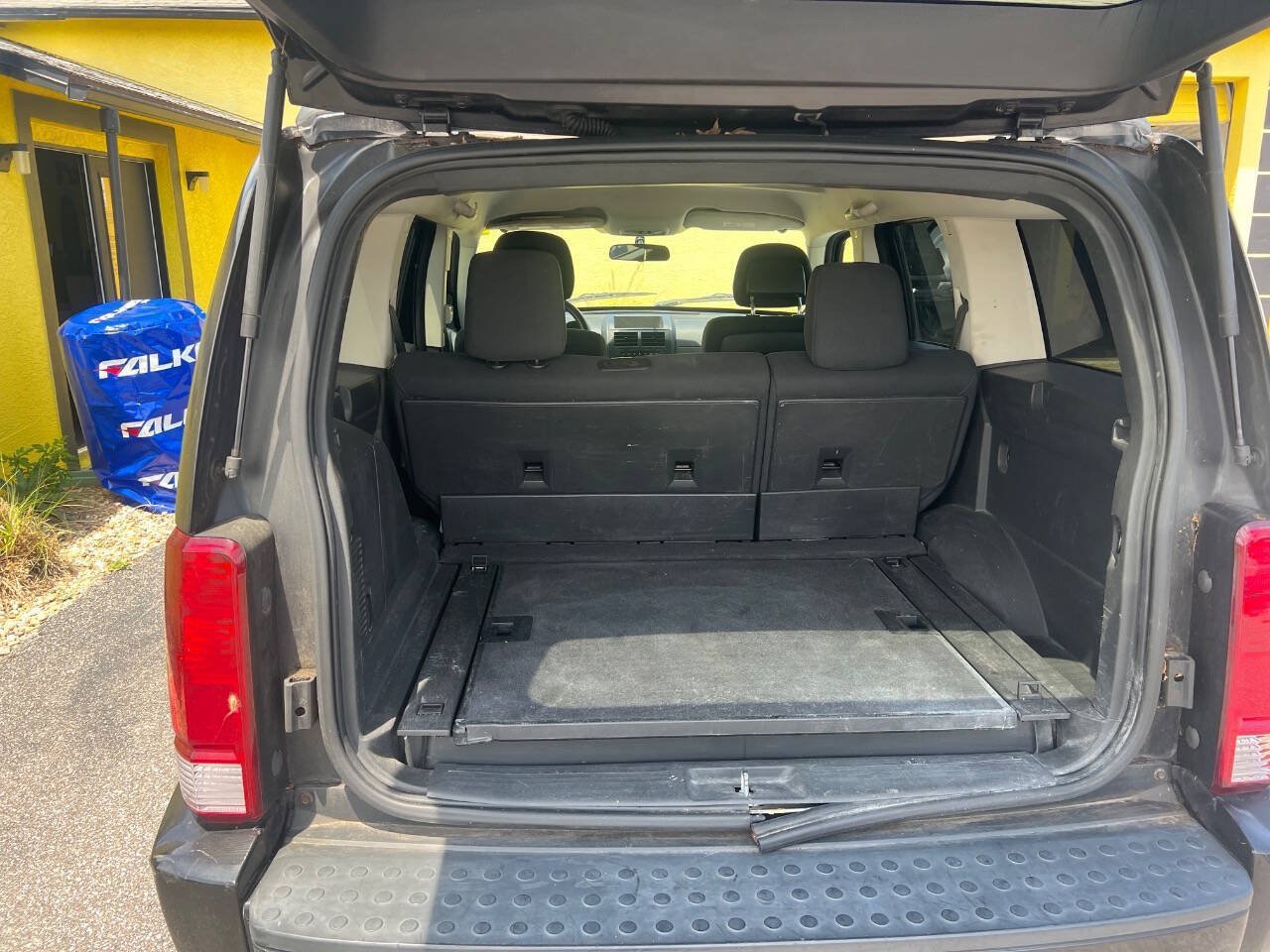 Used 2010 Dodge Nitro Heat RWD image 9