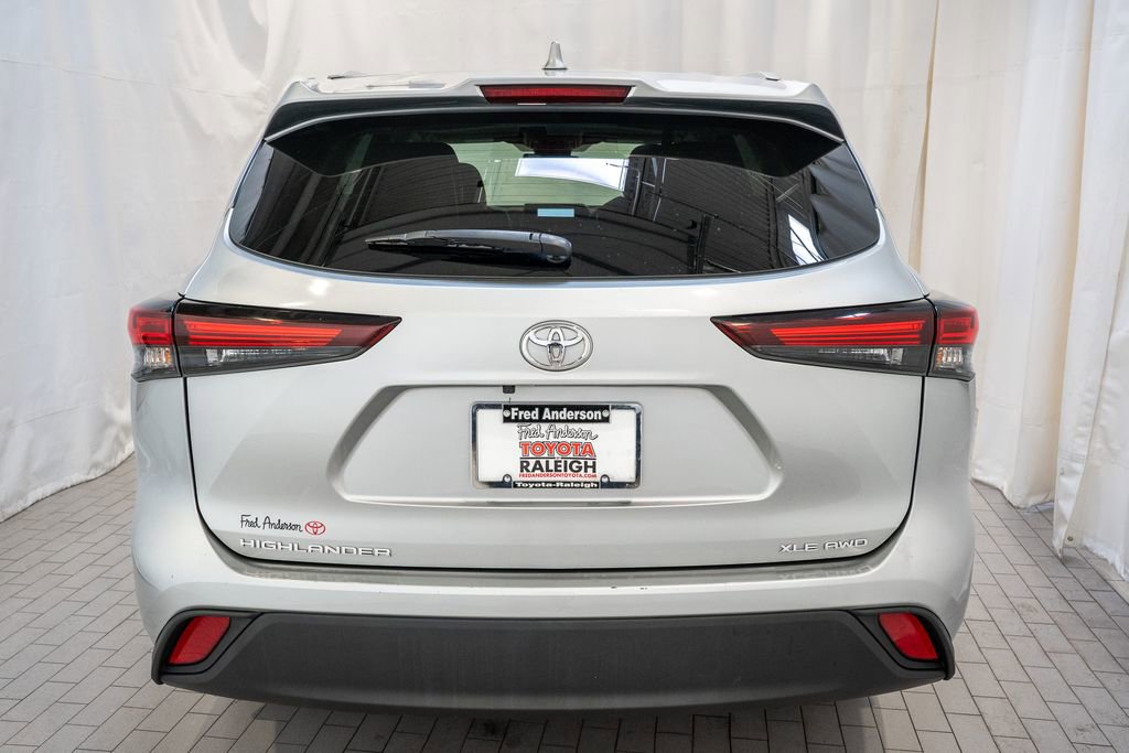 Used 2024 Toyota Highlander XLE image 5