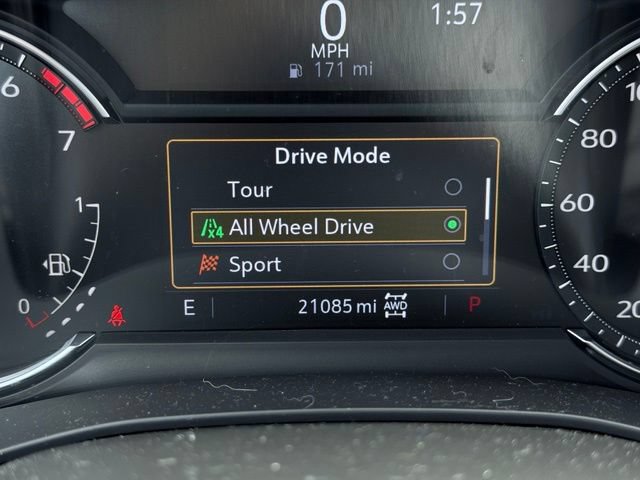 Used 2024 Cadillac XT6 Luxury w/ LPO, Floor Liner Package AWD/4WD image 44