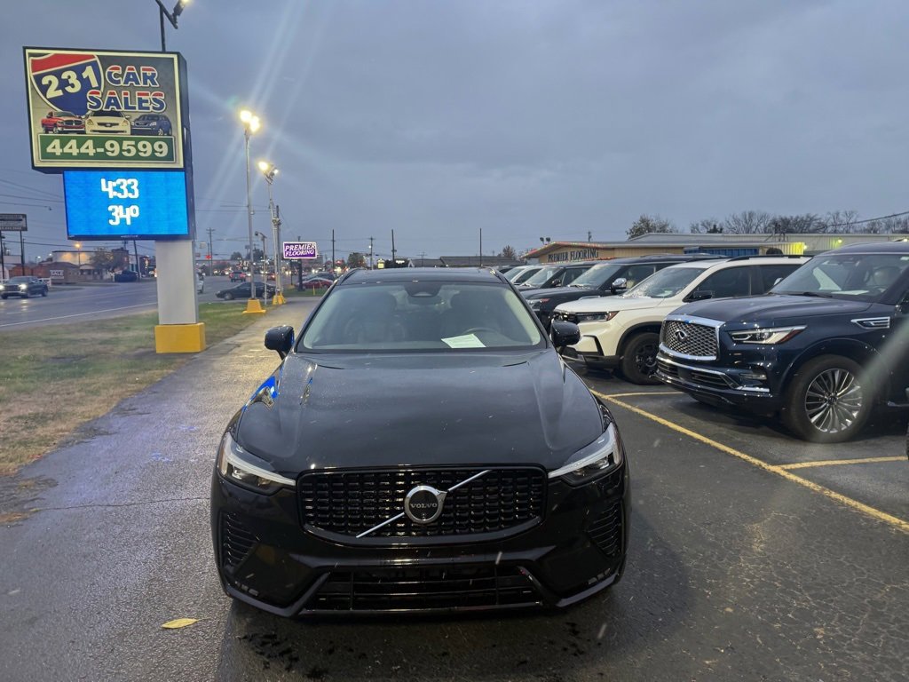 Used 2024 Volvo XC60 B5 Plus image 8