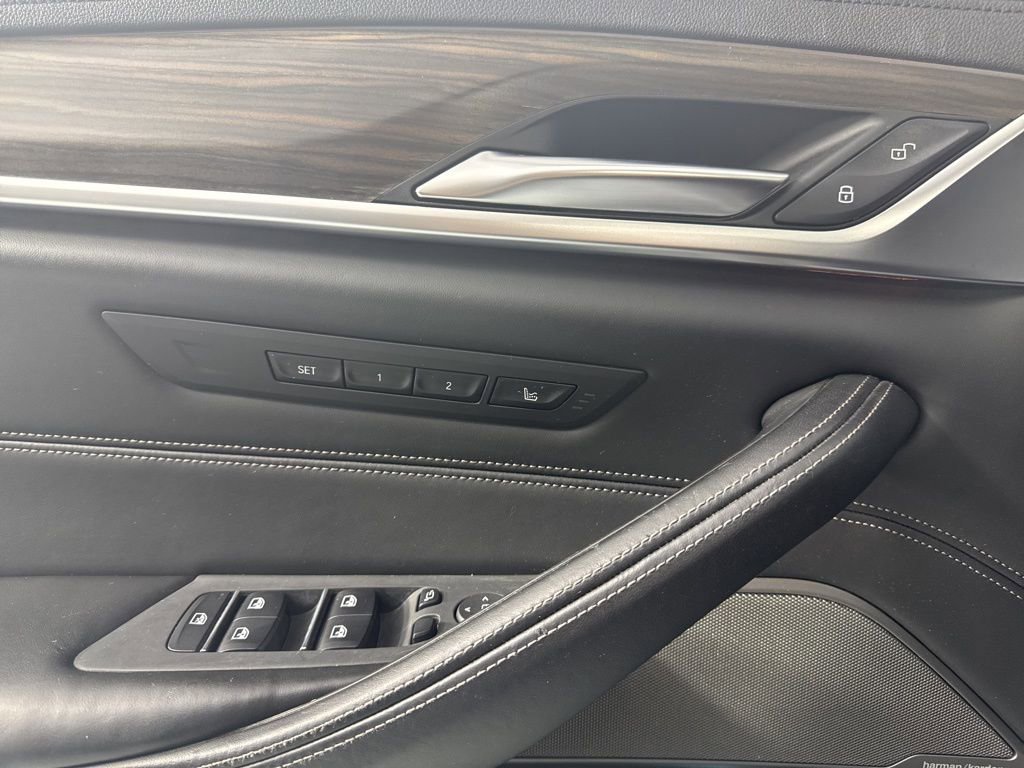 Used 2019 BMW M550i xDrive w/ Dynamic Handling Package AWD/4WD image 12