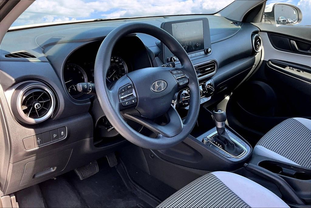 Used 2023 Hyundai Kona SE AWD/4WD image 19