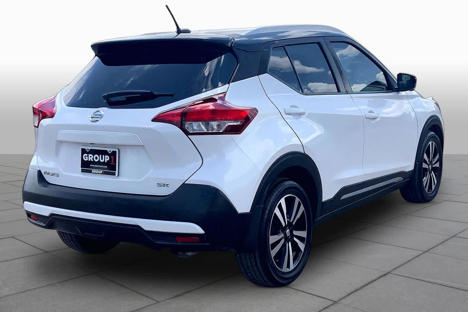 Used 2019 Nissan Kicks SR FWD image 13