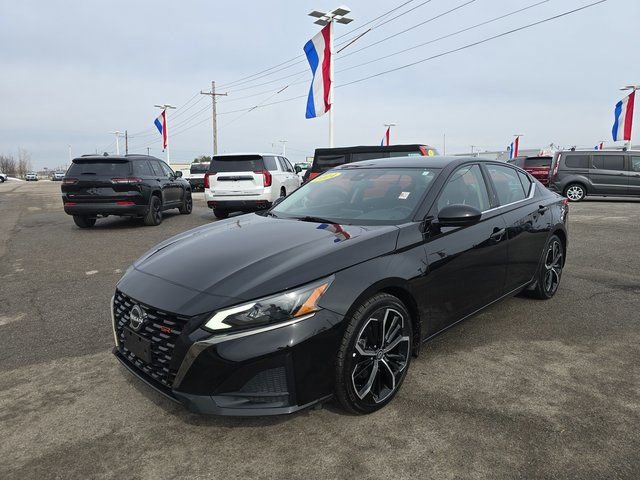 Used 2024 Nissan Altima 2.5 SR image 9