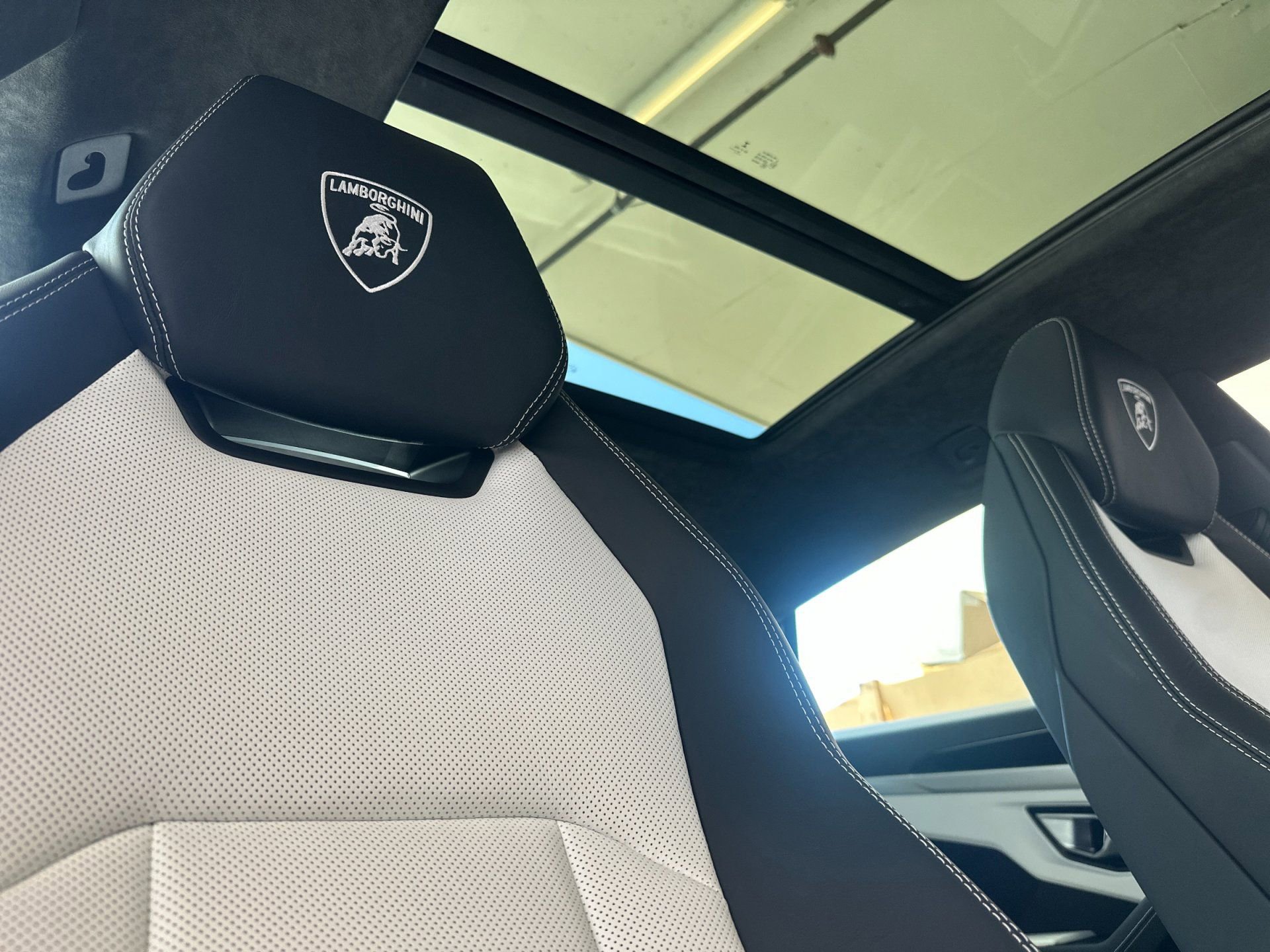 Used 2020 Lamborghini Urus image 21