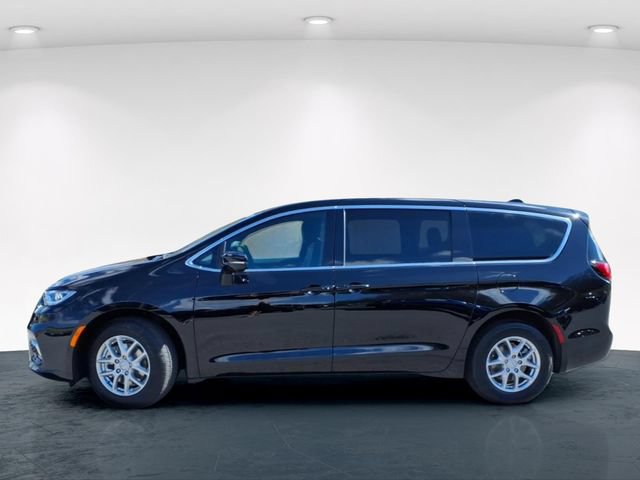 New 2026 Chrysler Pacifica Select FWD image 5