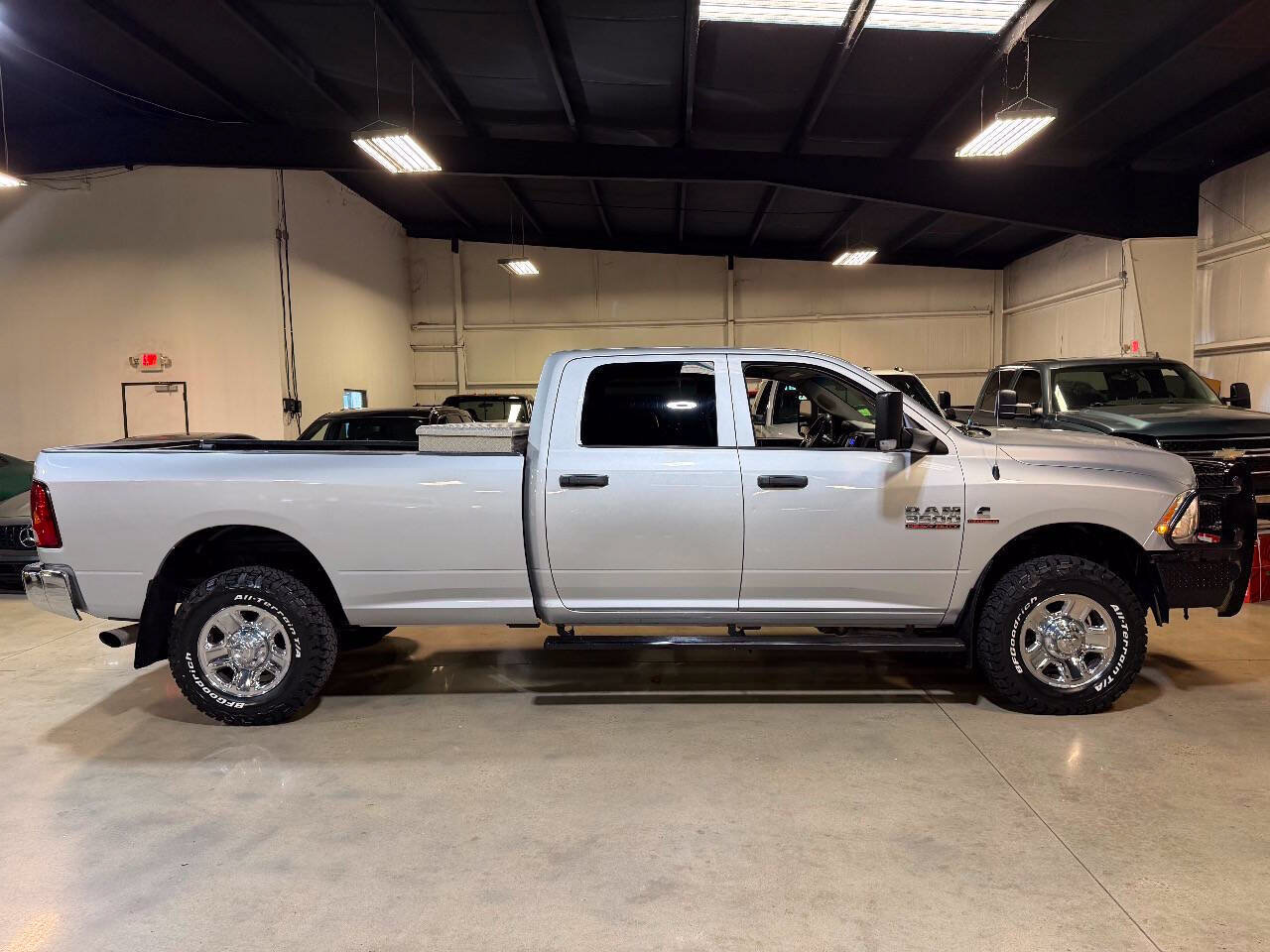 Used 2016 RAM 3500 Tradesman w/ Chrome Appearance Group AWD/4WD image 8