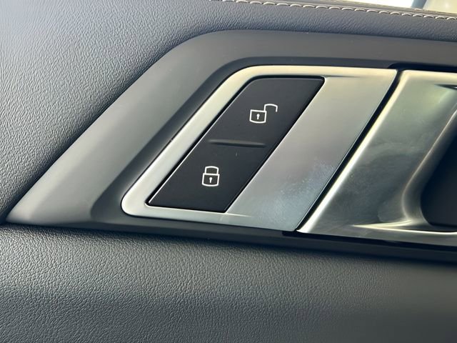 New 2026 BMW X5 xDrive40i w/ Premium Package AWD/4WD image 12