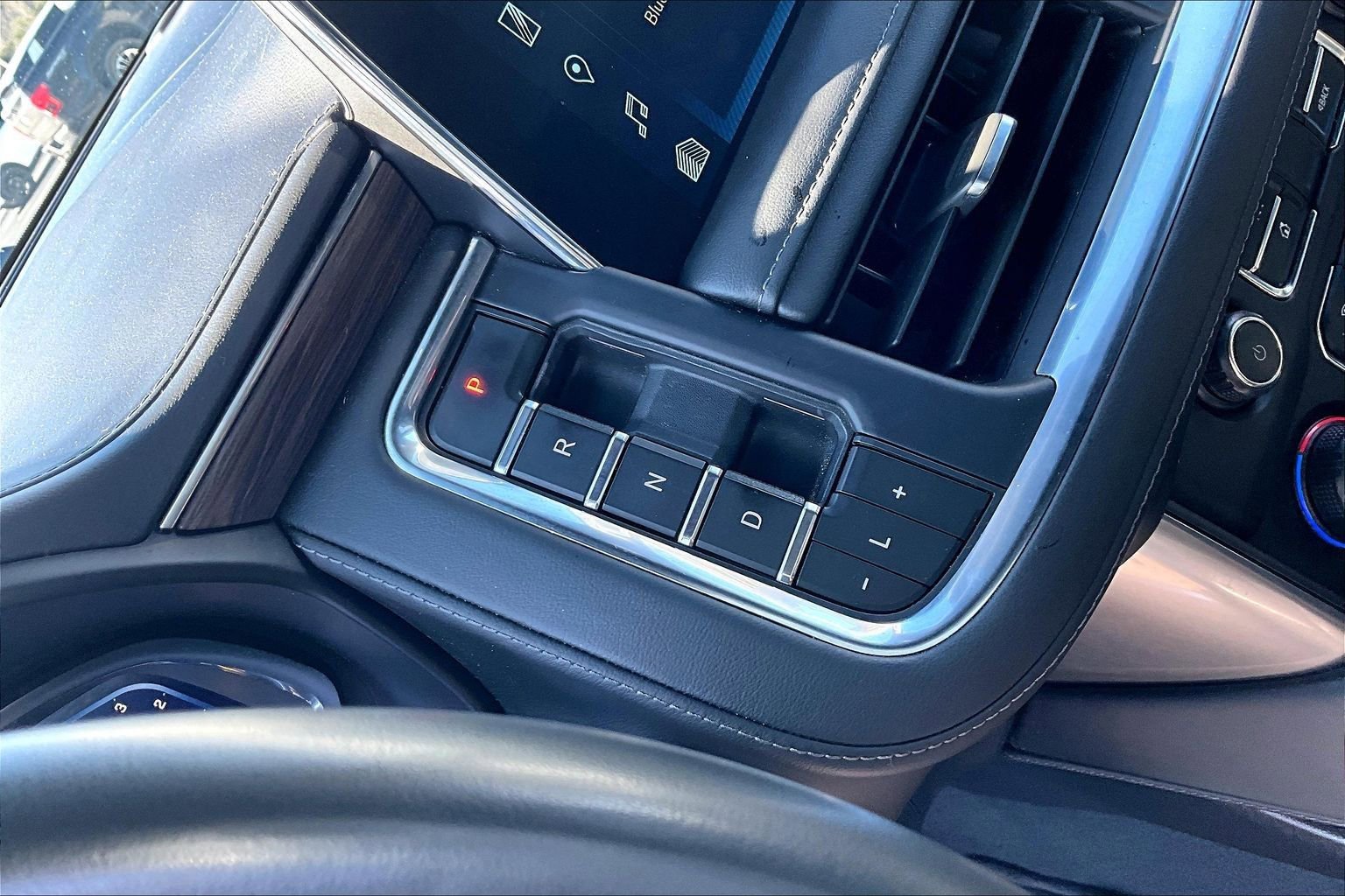 Used 2024 Chevrolet Tahoe LT image 18