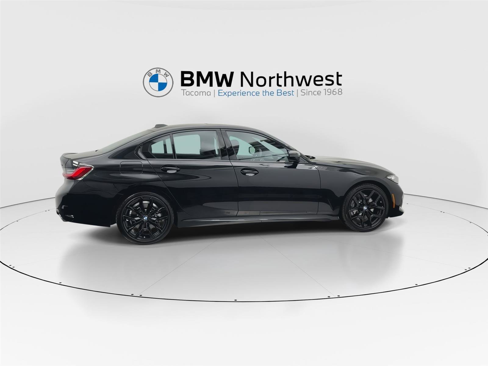 Used 2026 BMW 330i xDrive Sedan w/ M Sport Package AWD/4WD image 4