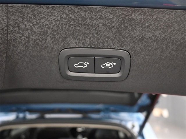 Used 2024 Volvo XC40 B5 Plus w/ Protection Package Premier image 25
