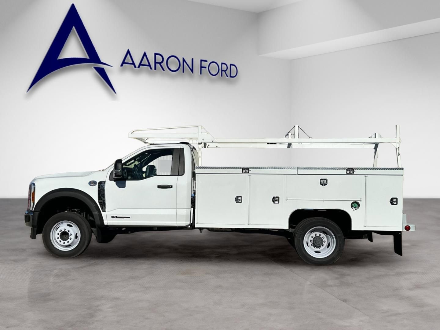 Used 2024 Ford F550 2WD Regular Cab Super Duty w/ XL Chrome Package image 3
