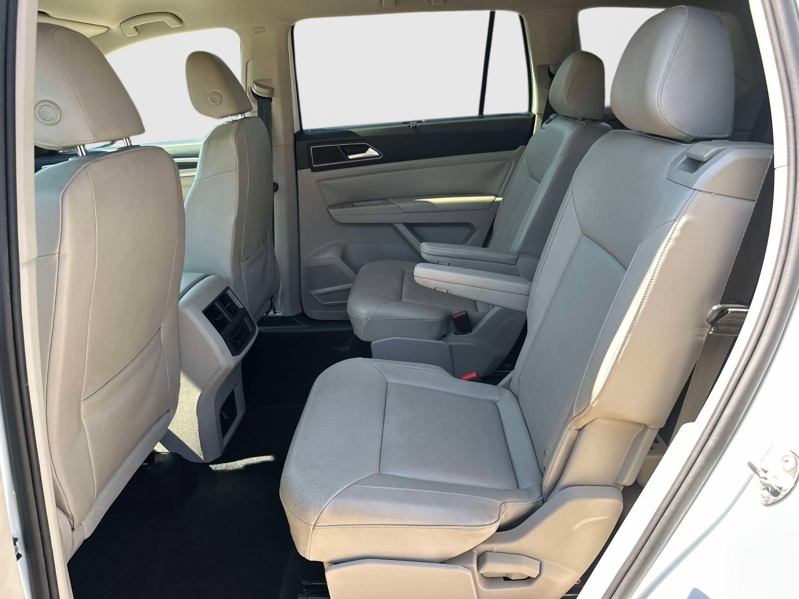 Used 2018 Volkswagen Atlas SE FWD image 13