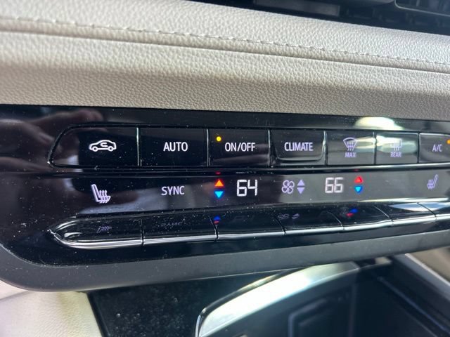 Used 2021 Buick Envision Essence FWD image 11