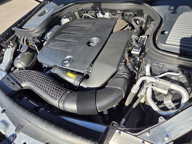 Used 2021 Mercedes-Benz GLC 300 w/ Multimedia Package image 17