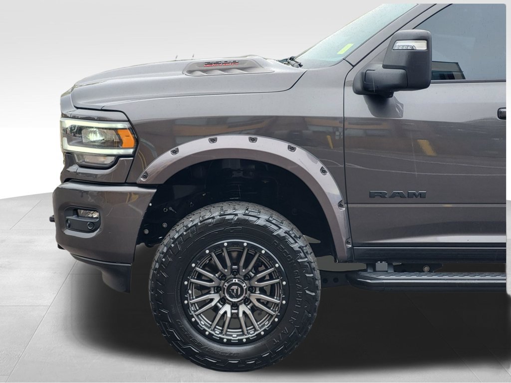Used 2023 RAM 2500 Laramie AWD/4WD image 11
