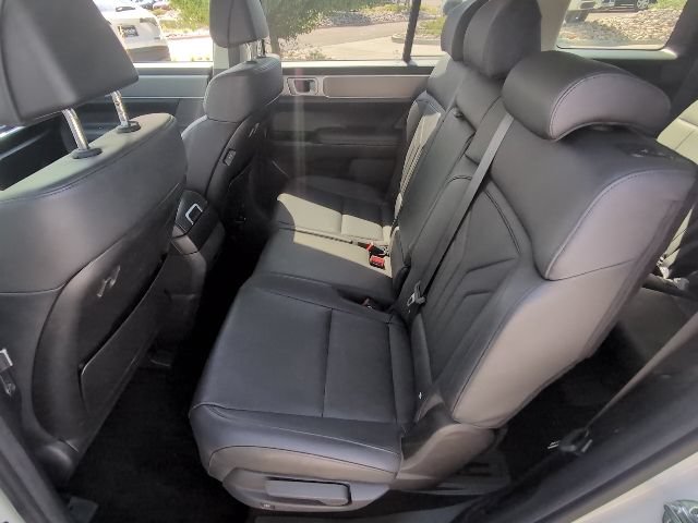 Used 2025 Hyundai Santa Fe SEL AWD/4WD image 25