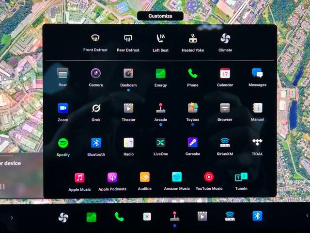 Used 2025 Tesla Model X image 21