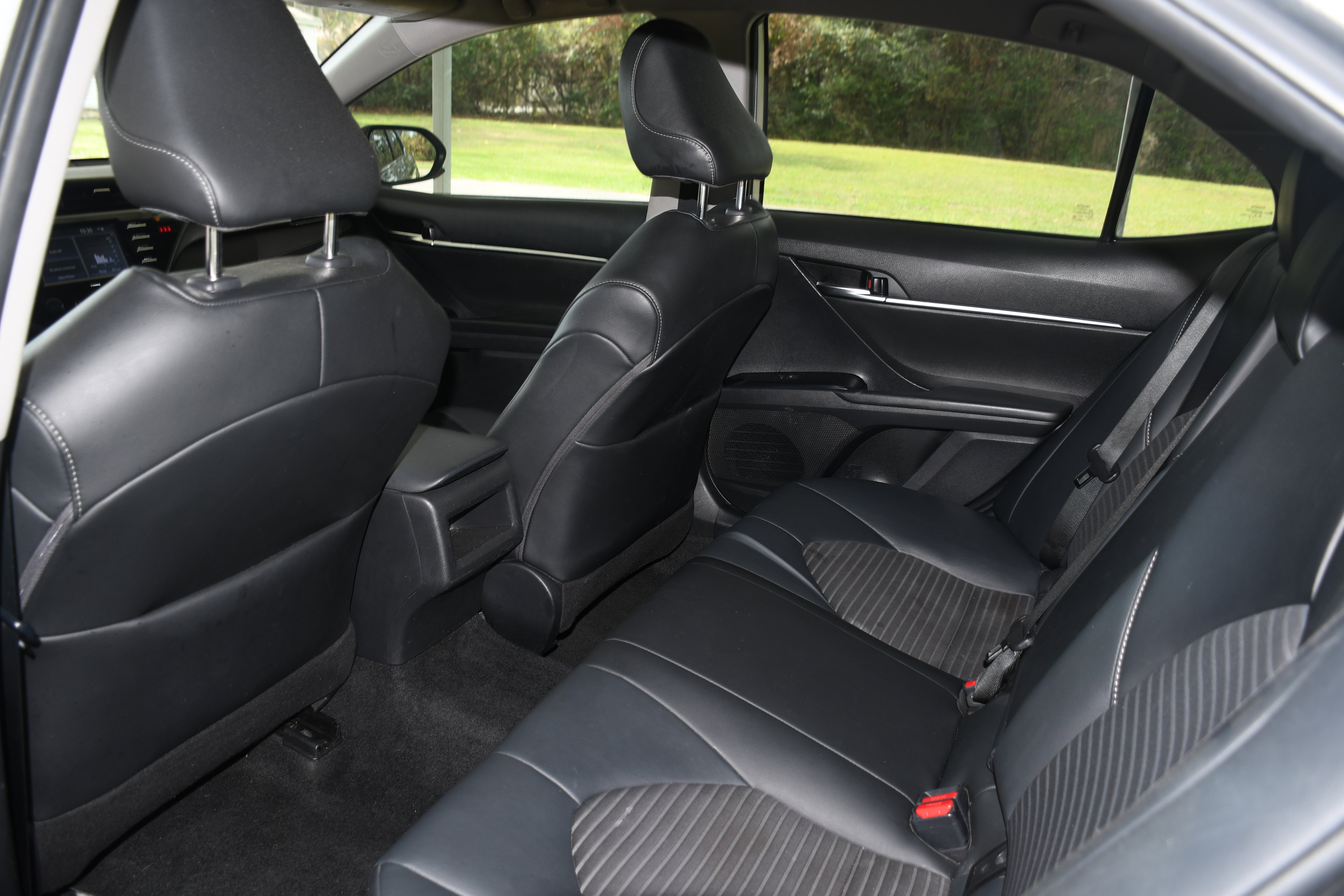 Used 2020 Toyota Camry SE image 14