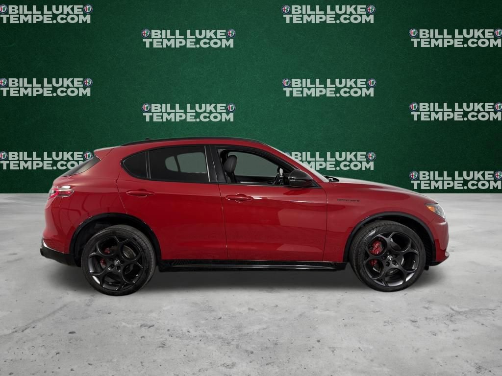 Used 2024 Alfa Romeo Stelvio AWD image 7