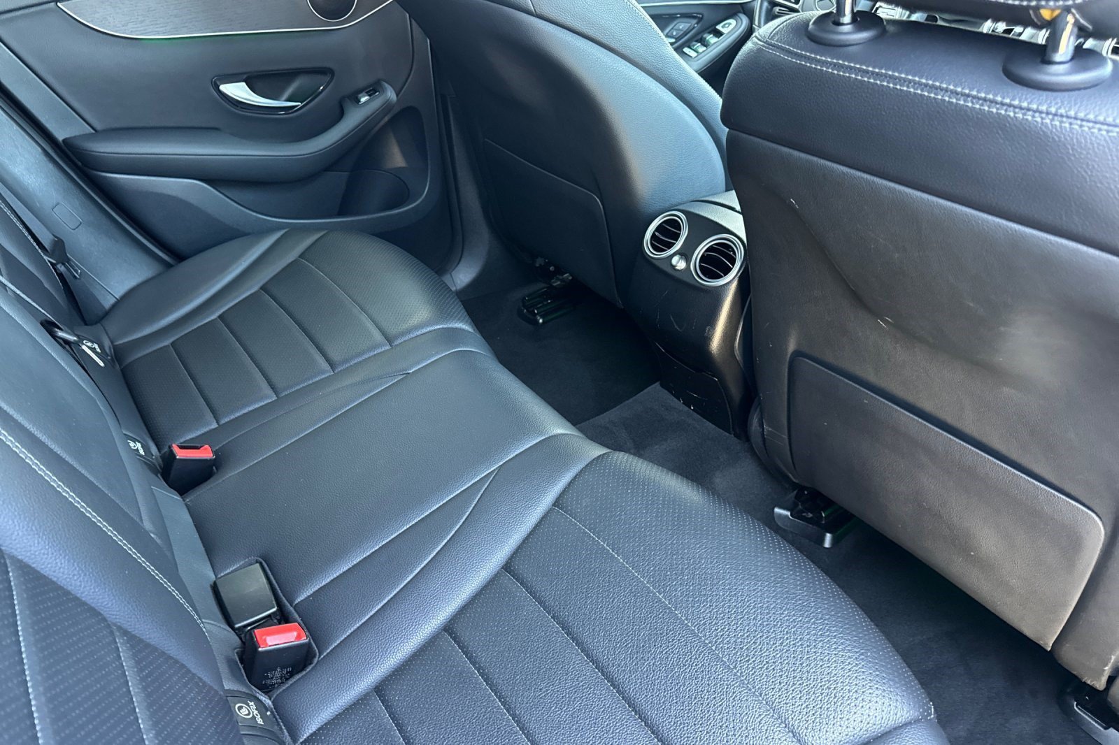 Used 2020 Mercedes-Benz GLC 300 4MATIC image 31
