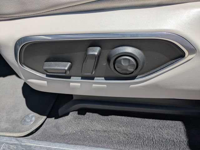 Used 2024 Jeep Wagoneer Series III AWD/4WD image 26