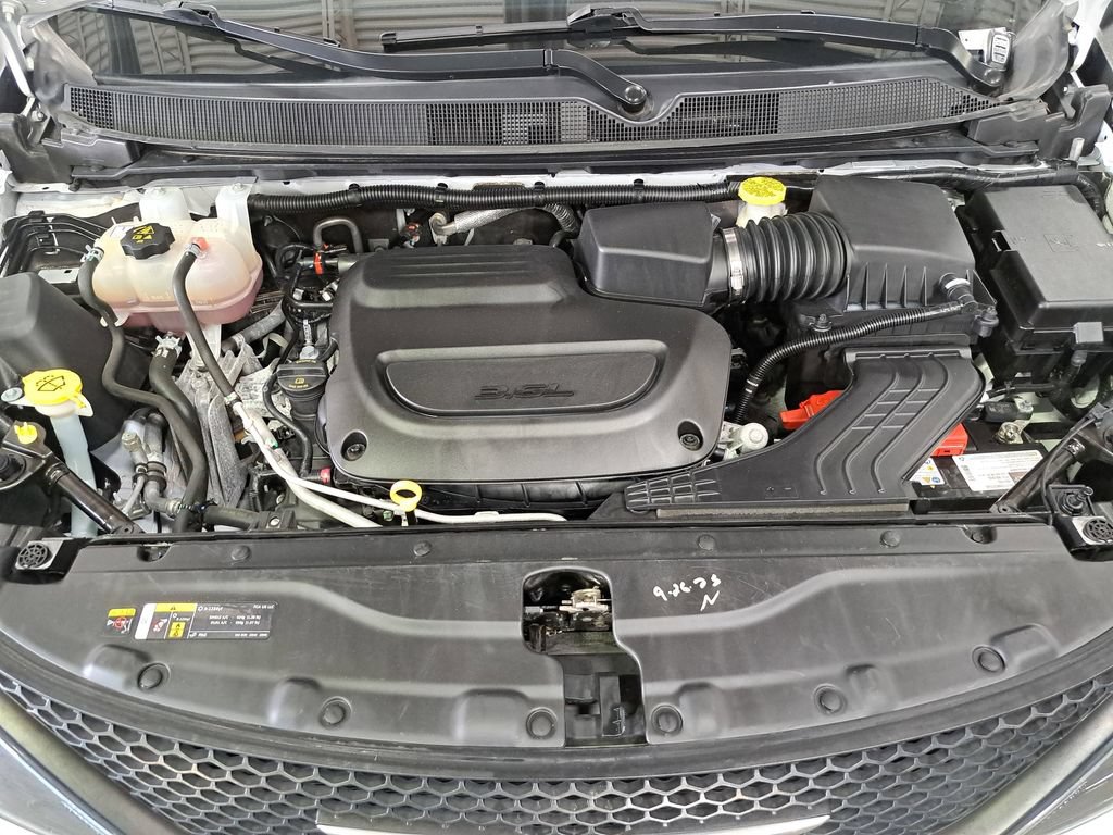 Used 2023 Chrysler Voyager LX FWD image 29
