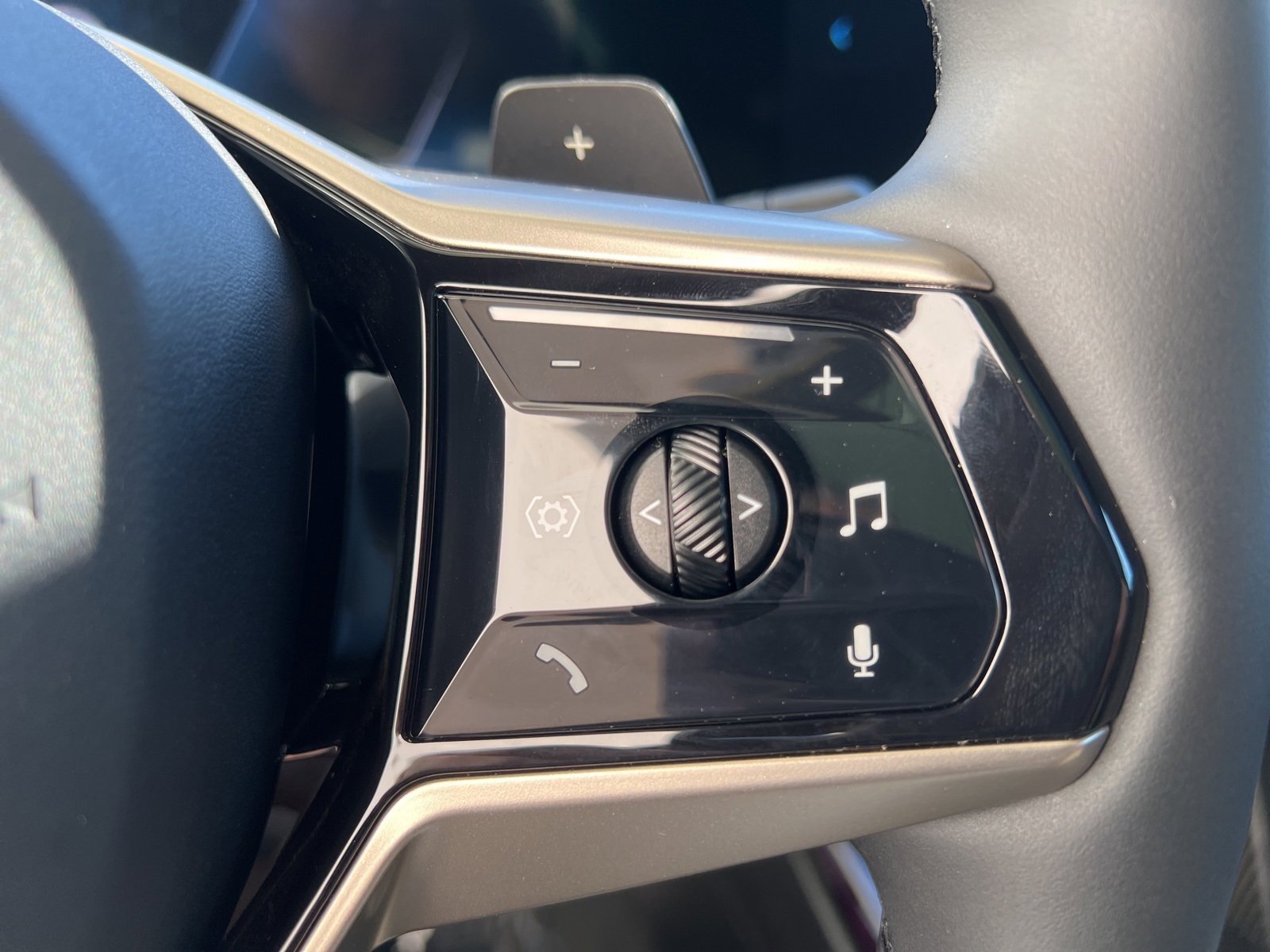 Used 2025 BMW X3 xDrive30i w/ M Sport Package image 15