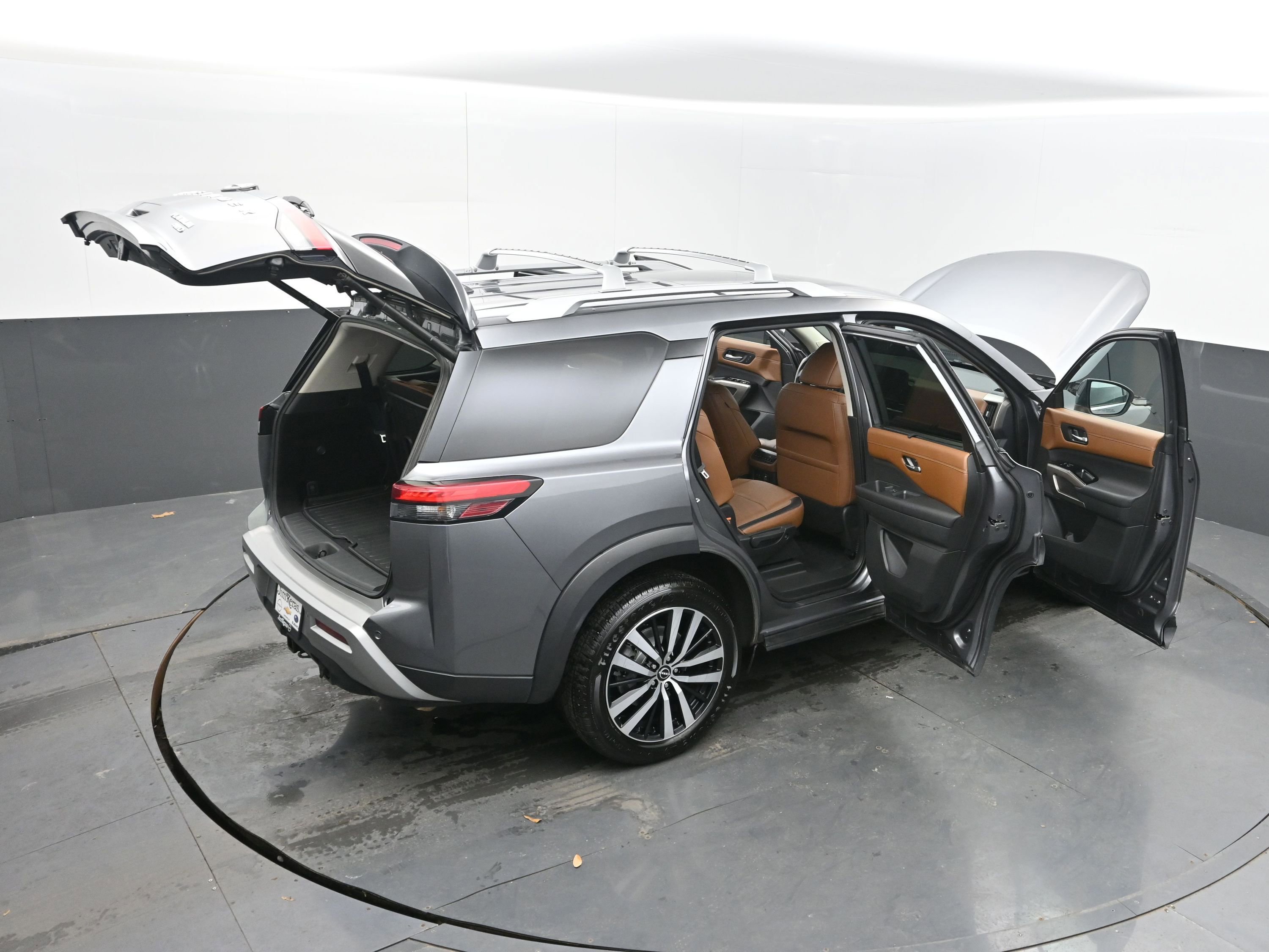 Used 2023 Nissan Pathfinder Platinum w/ Cargo Package image 44