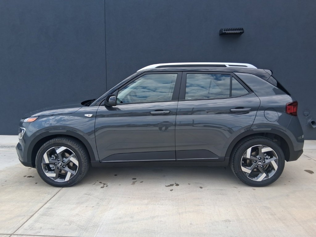 New 2025 Hyundai Venue Limited image 7
