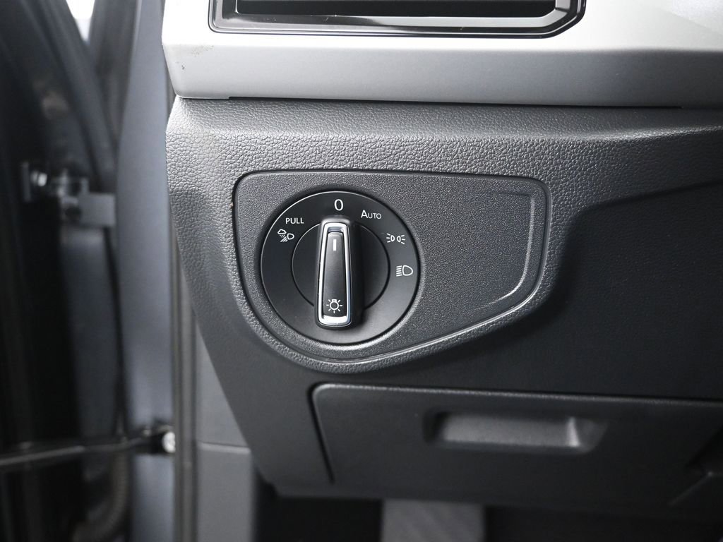 Used 2023 Volkswagen Atlas Cross Sport SE w/ Panoramic Sunroof Package image 13