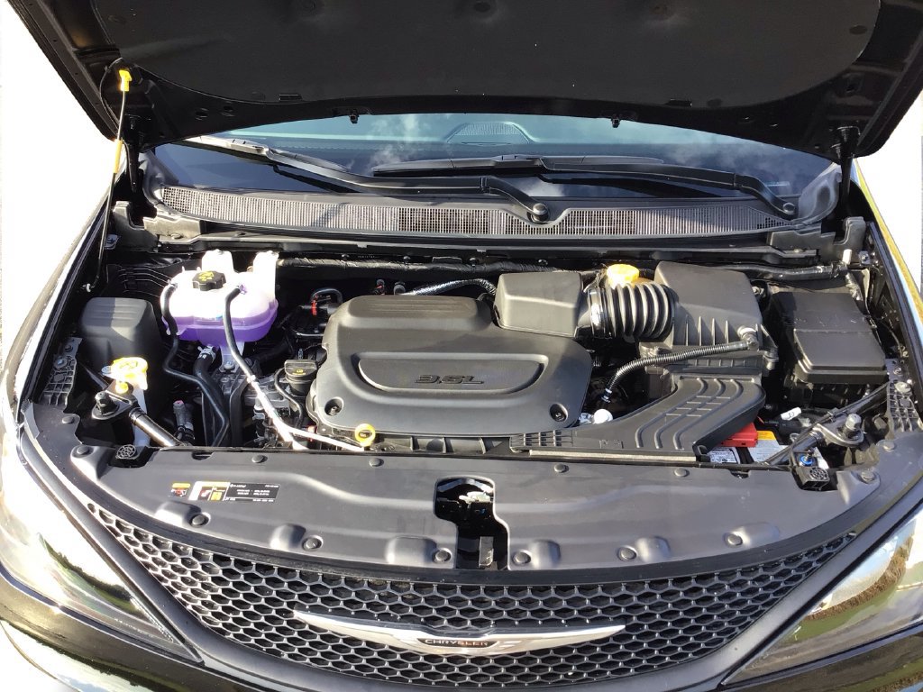 New 2027 Chrysler Pacifica LX FWD image 11