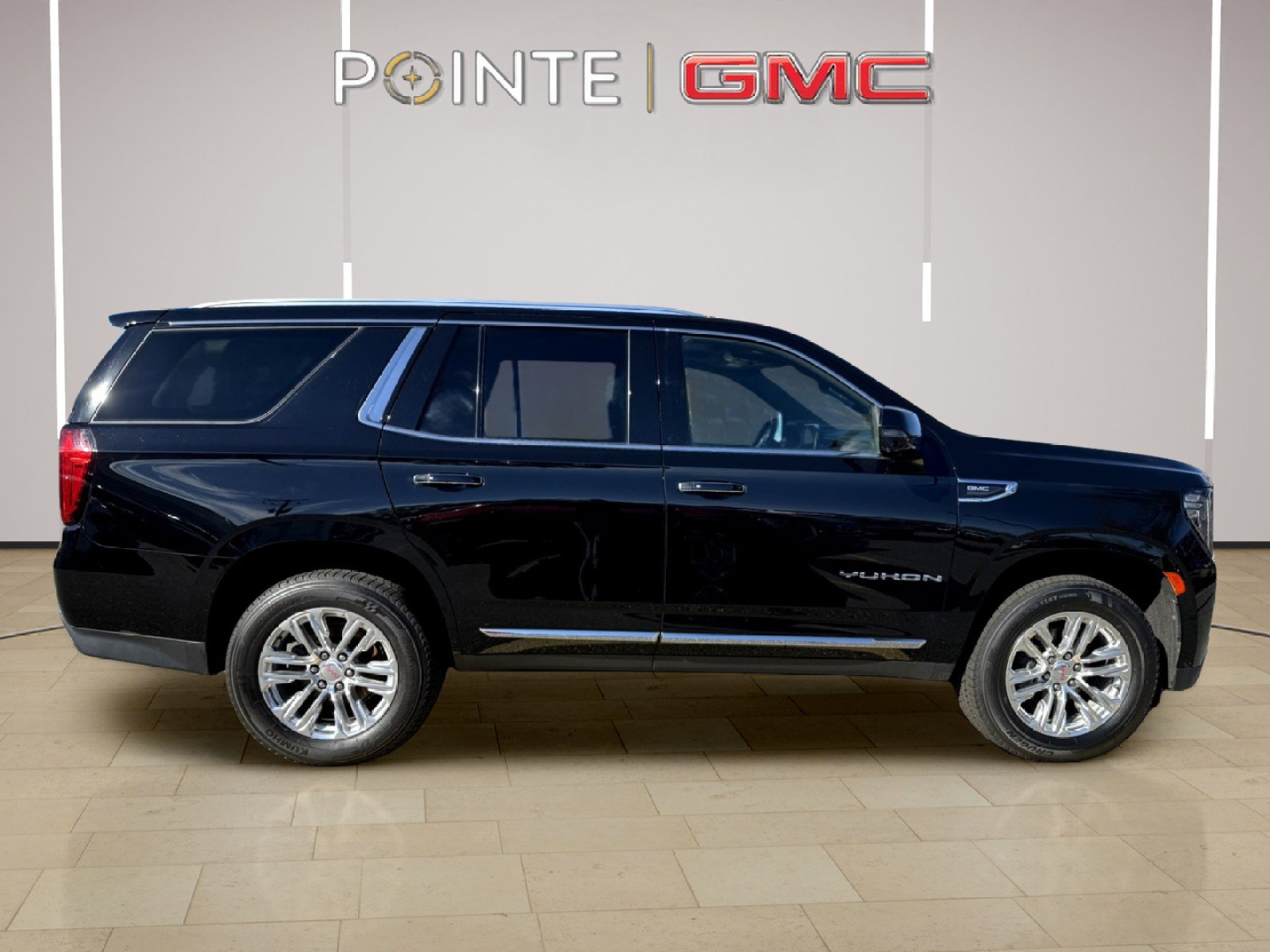 Used 2021 GMC Yukon SLT w/ SLT Premium Package image 9