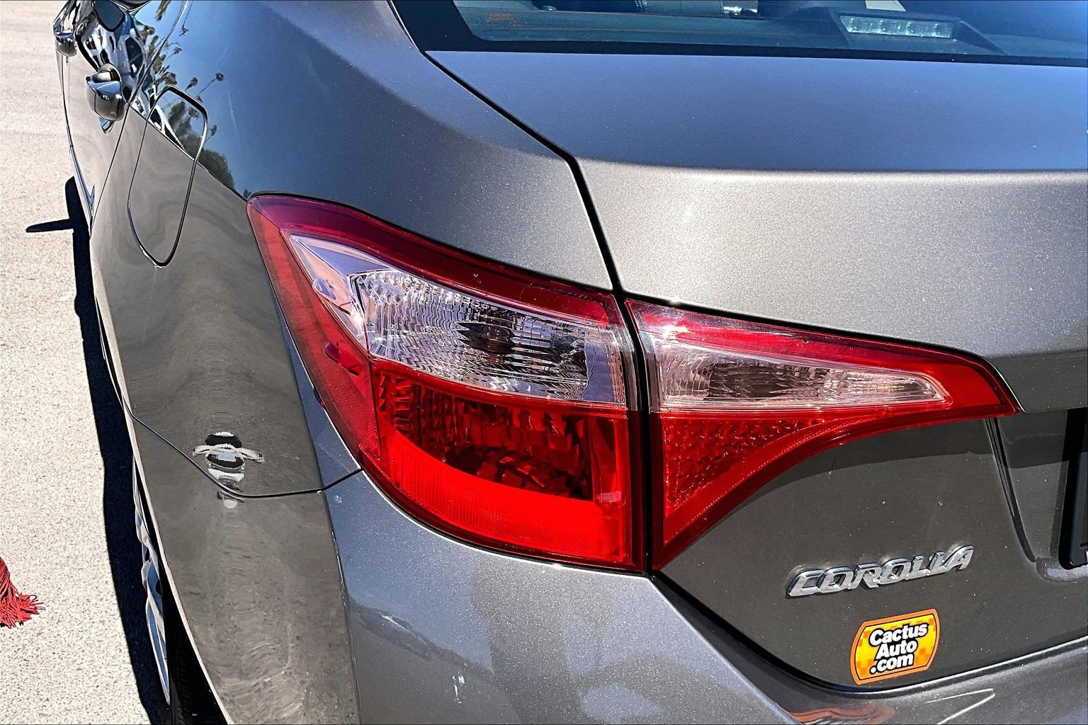 Used 2018 Toyota Corolla LE FWD image 30