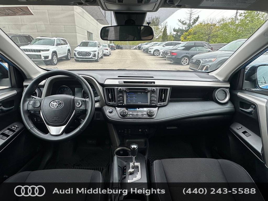 Used 2018 Toyota RAV4 XLE AWD/4WD image 18