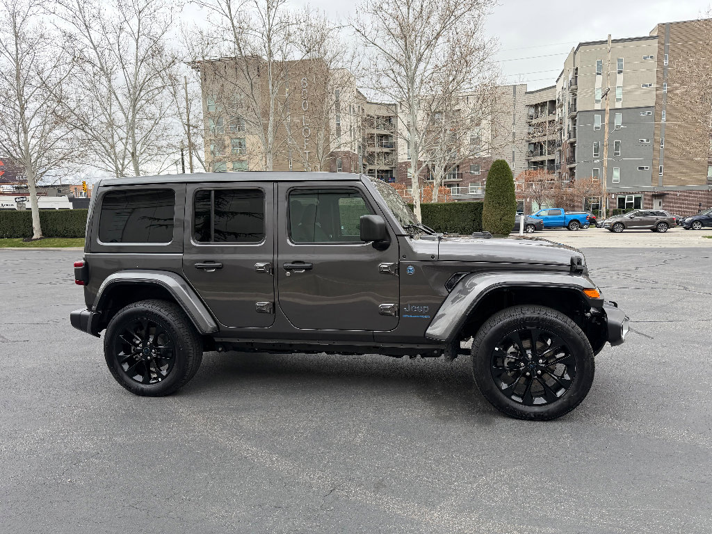 Used 2025 Jeep Wrangler Sahara w/ Safety Group AWD/4WD image 6