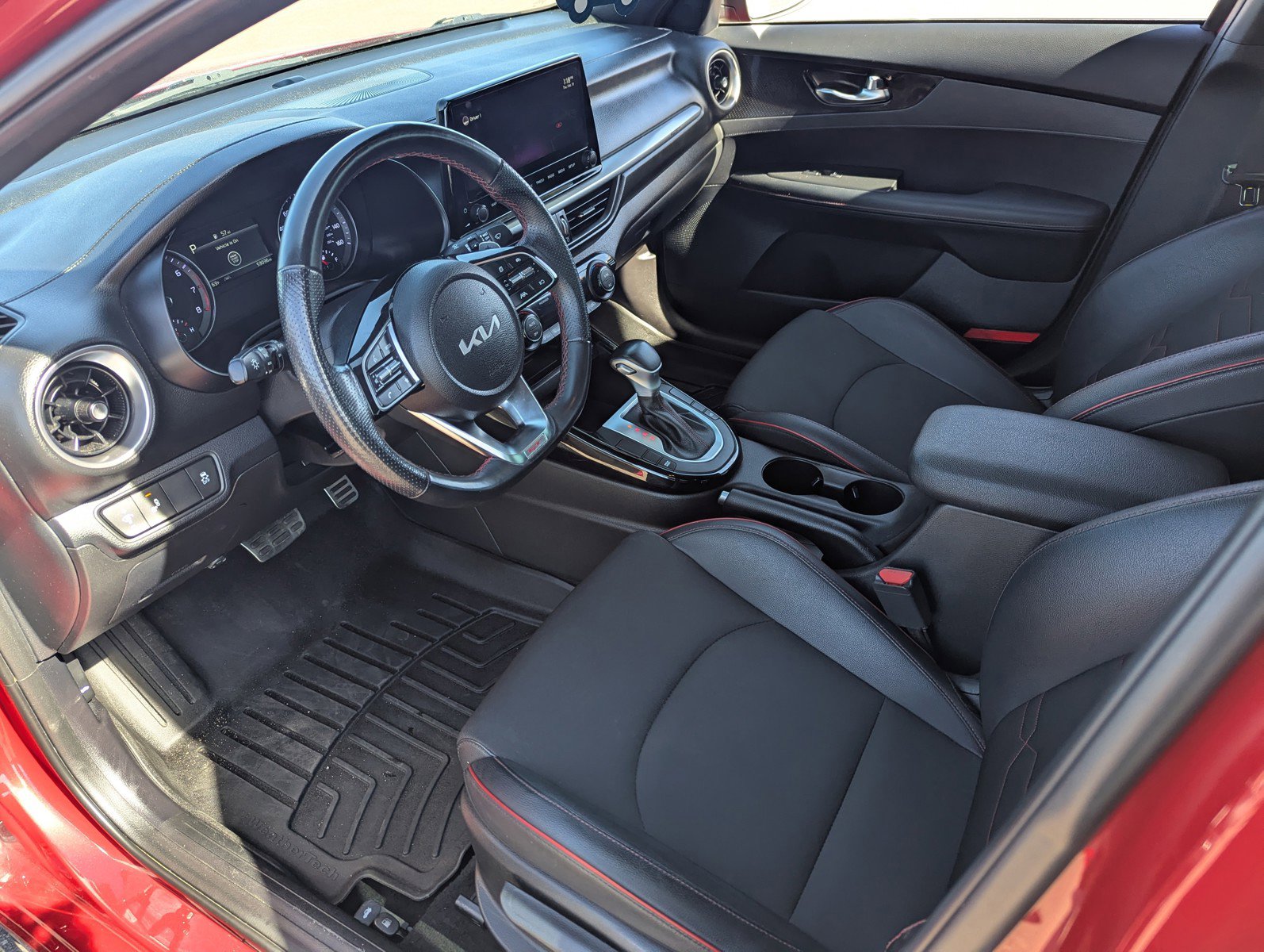 Used 2022 Kia Forte GT image 25