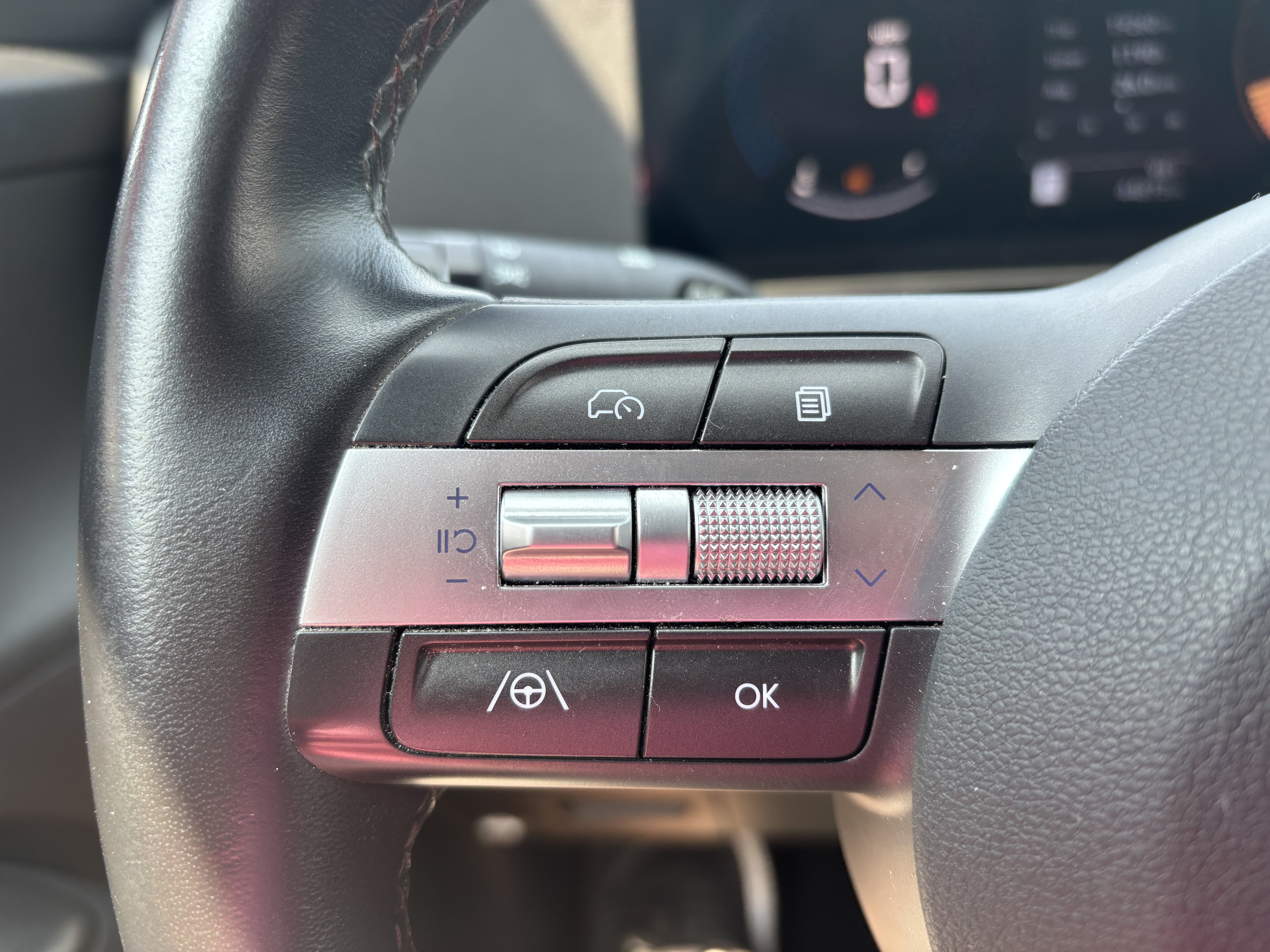 Used 2025 Hyundai Kona SEL AWD/4WD image 19