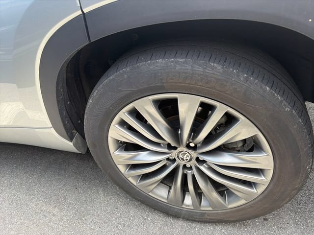 Used 2021 Toyota Highlander Platinum AWD/4WD image 14