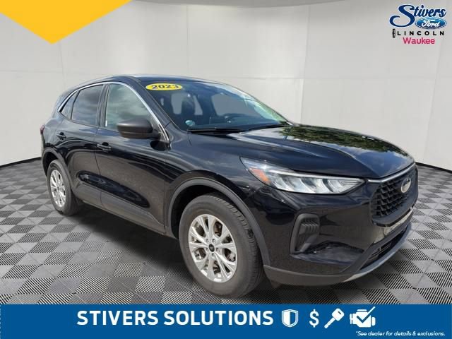 Used 2023 Ford Escape Active AWD/4WD image 3